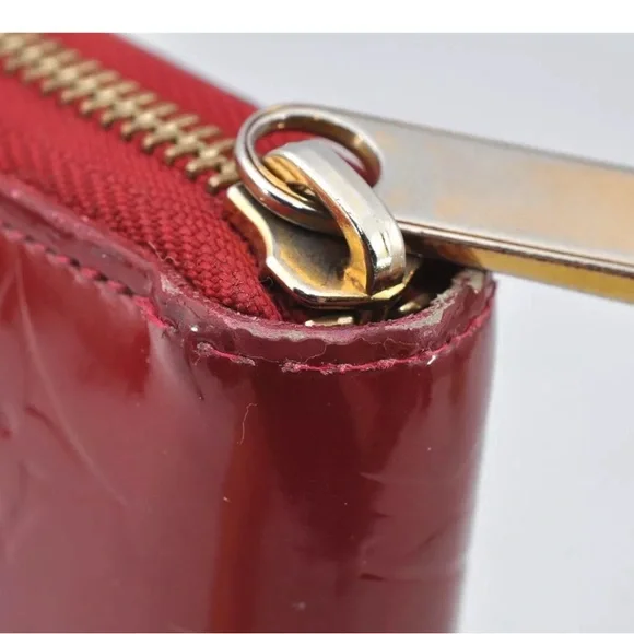 Authentic Louis Vuitton Vernis Zippy Wallet Long Purse Red.